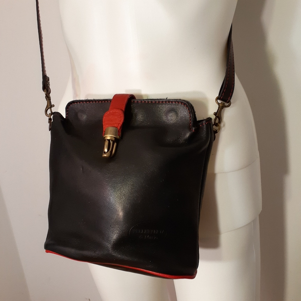 Pelleteria di Mario black leather purse crossbody